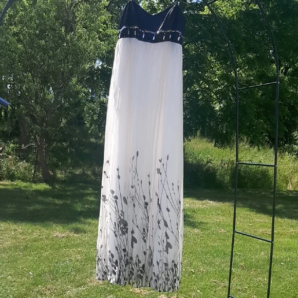 100%SILK🖤JS Boutique Black/White Maxi Dress with Rhinestones/Sequins💝Sz 6 - Picture 5 of 11